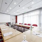 Hotel Express Centre By Ihg 3*