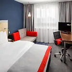 Hotel Express Centre By Ihg