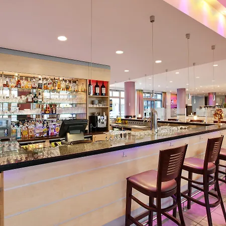 Express Centre By Ihg Otel 3*