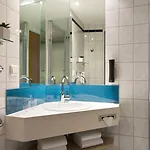 Hotel Express Centre By Ihg
