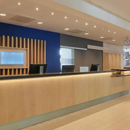 Отель Express Centre By Ihg 3*