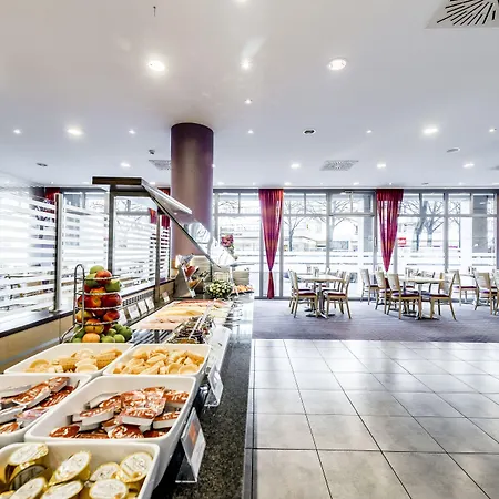 Express Centre By Ihg Отель