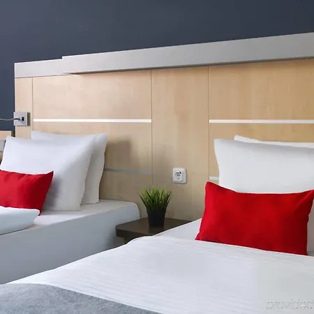 Отель Express Centre By Ihg