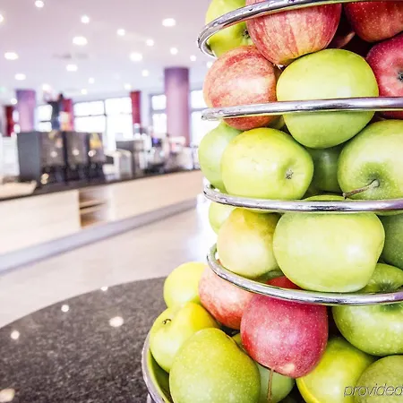 Express Centre By Ihg Отель