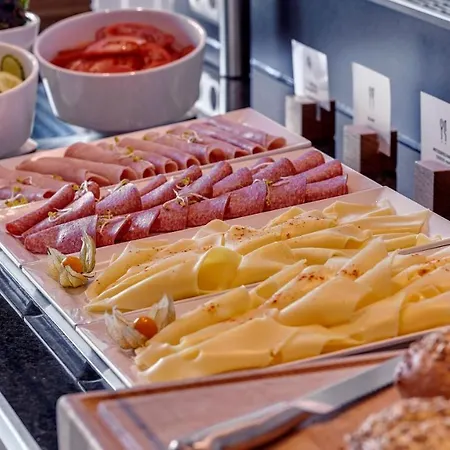 Express Centre By Ihg 3*