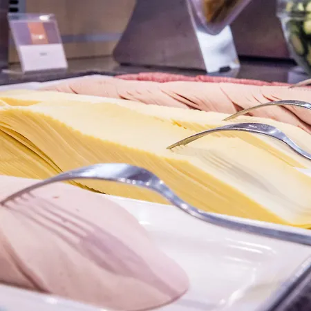 Express Centre By Ihg Hotel 3*