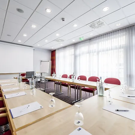 Hotel Express Centre By Ihg 3*