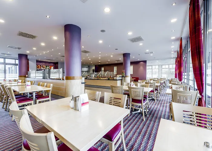 Hotel Express Centre By Ihg 3*