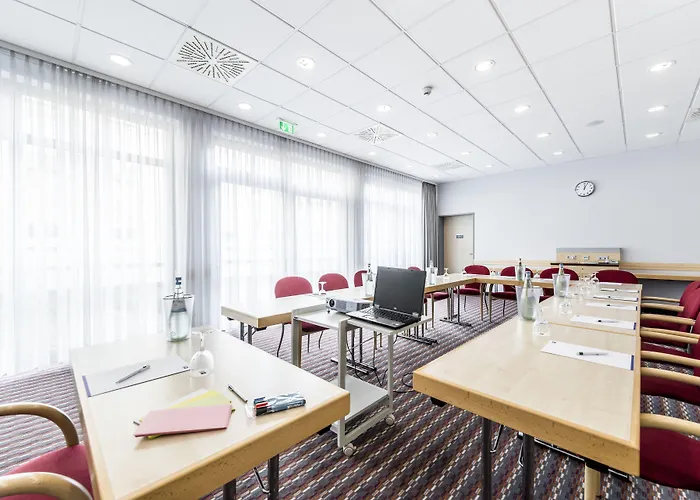 Hotel Express Centre By Ihg