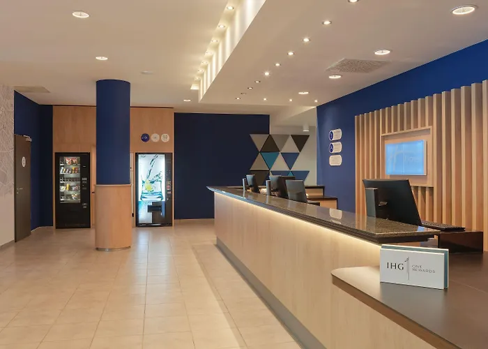 Express Centre By Ihg 3*